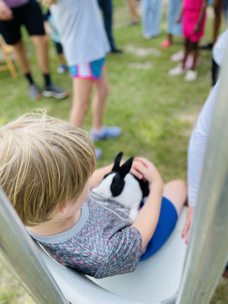 HCPrecinct4's tweet photo. Reading comes to life in #HCPrecinct4!
Children from across the precinct joined our Summer Reading Kickoff Party today at #MaryJoPeckham.
#HarrisCounty #HouNews #SummerReading #P4Events https://t.co/9bo8i5Otvi