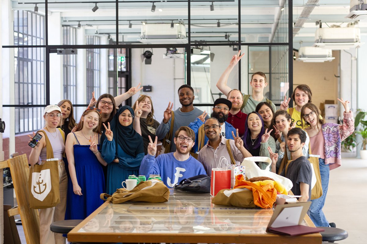 This amazing crew packed 800(!) goody bags today <a href="/TheJointworksJQ/">The Jointworks</a>, and now its all starting to feel very real...✌️