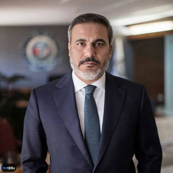 MİT Müsteşarı Hakan Fidan, Dışişleri Bakanı oldu.

Şimdi dünya düşünsün...

Mehmet Özhaseki Mehmet Şimşek 
#Kabine  Emin Çapa Adalet Bakanlığı
Abdullah Gül Cevdet Yılmaz 
Selçuk Bayraktar