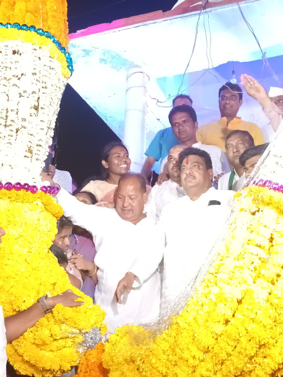 Arathi20665266's tweet photo. ಹೆಮ್ಮೆಯ ನಾಯಕರಿಗೆ ಅದ್ದೂರಿ ಸ್ವಾಗತ 💐💐🙏🙏🙏🙏🙏 https://t.co/pUT9iB0pvJ
