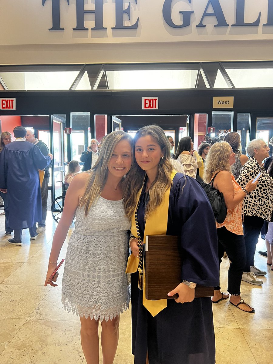 msromeroxhs tweet media