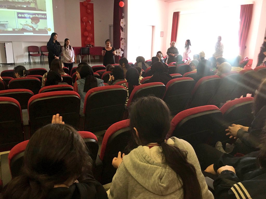 2 haziran 2023 tarihinde Üsküdar imamhatip Ortaokulu öğrencilerine yönelik alan tanıtımımızı gerçekleştirdik. <a href="/usk_imkbmtal/">ÜSKÜDAR BORSA İSTANBUL MTAL</a> <a href="/sedabykol/">Seda Büyükol</a> <a href="/DeryaSaygan/">Derya SAYGAN KAÇAN</a> <a href="/gulhanuryan/">gülhan delibalta</a>