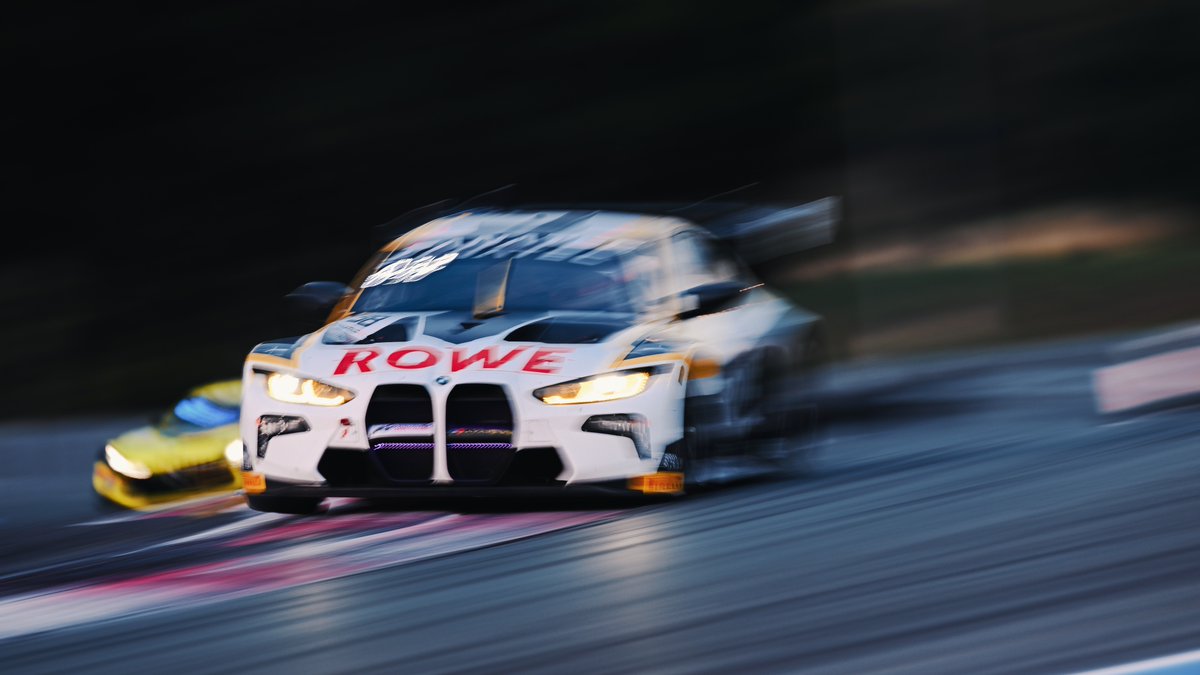 Following a problem for the Audi running in P1, the #98 @TeamROWERACING BMW M4 GT3 is leading the race now! 🙌