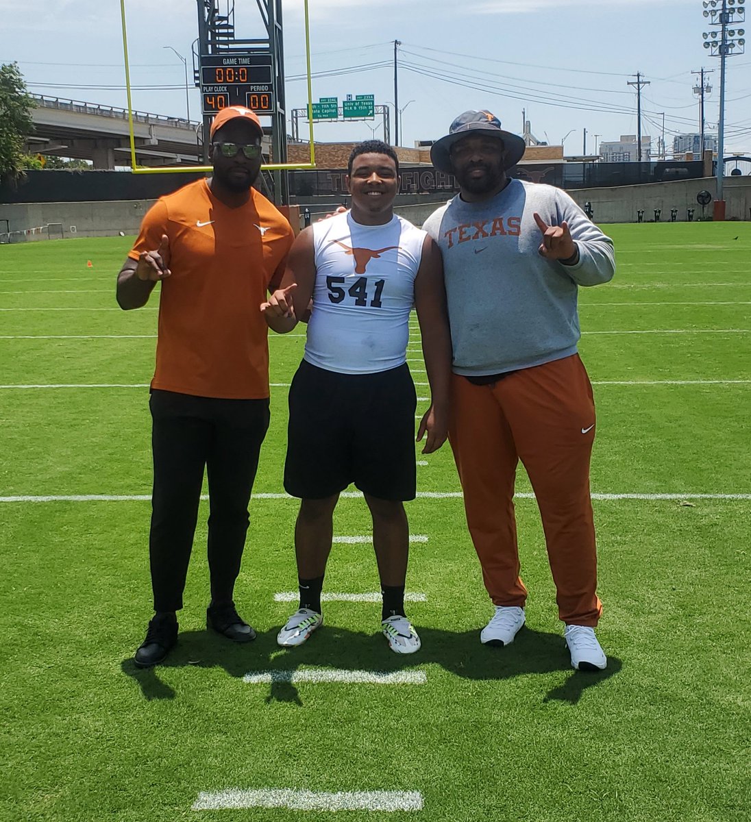 Xaiver Fears (@xtoobig_44) on Twitter photo Thank you <a href="/UTAustin/">UT Austin</a> for the opportunity <a href="/JOHNSON35BOY/">Nico Johnson</a> @jochalp56 <a href="/ab02ss/">Andrew Britt</a> <a href="/MVHSpanthersFB/">MVHS Football</a> Thank you <a href="/UTAustin/">UT Austin</a> for the opportunity <a href="/JOHNSON35BOY/">Nico Johnson</a> @jochalp56 <a href="/ab02ss/">Andrew Britt</a> <a href="/MVHSpanthersFB/">MVHS Football</a>
