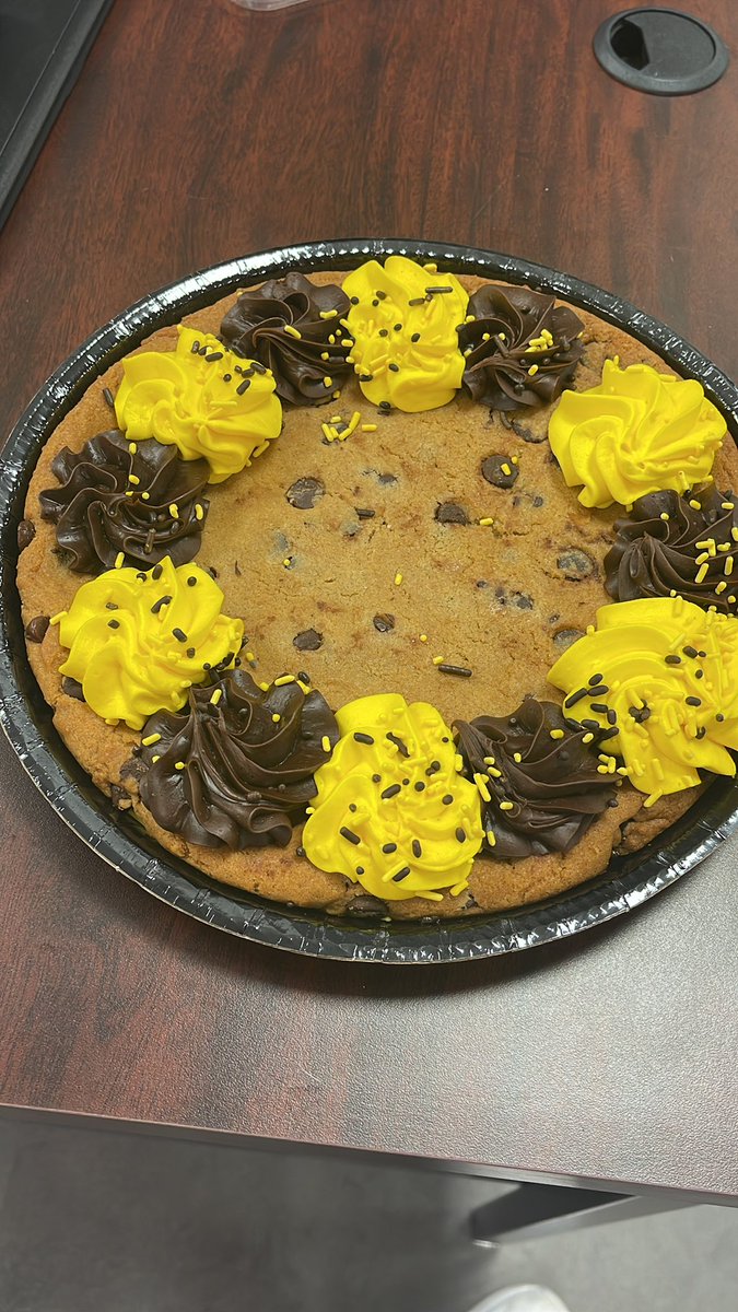 A stellar cake for a stellar team! Putting up high stakes out of Waynesville today! <a href="/hraycalles/">Ray Calles 🇺🇸🇮🇱</a> <a href="/FrankKoutris/">Frank Koutris</a>