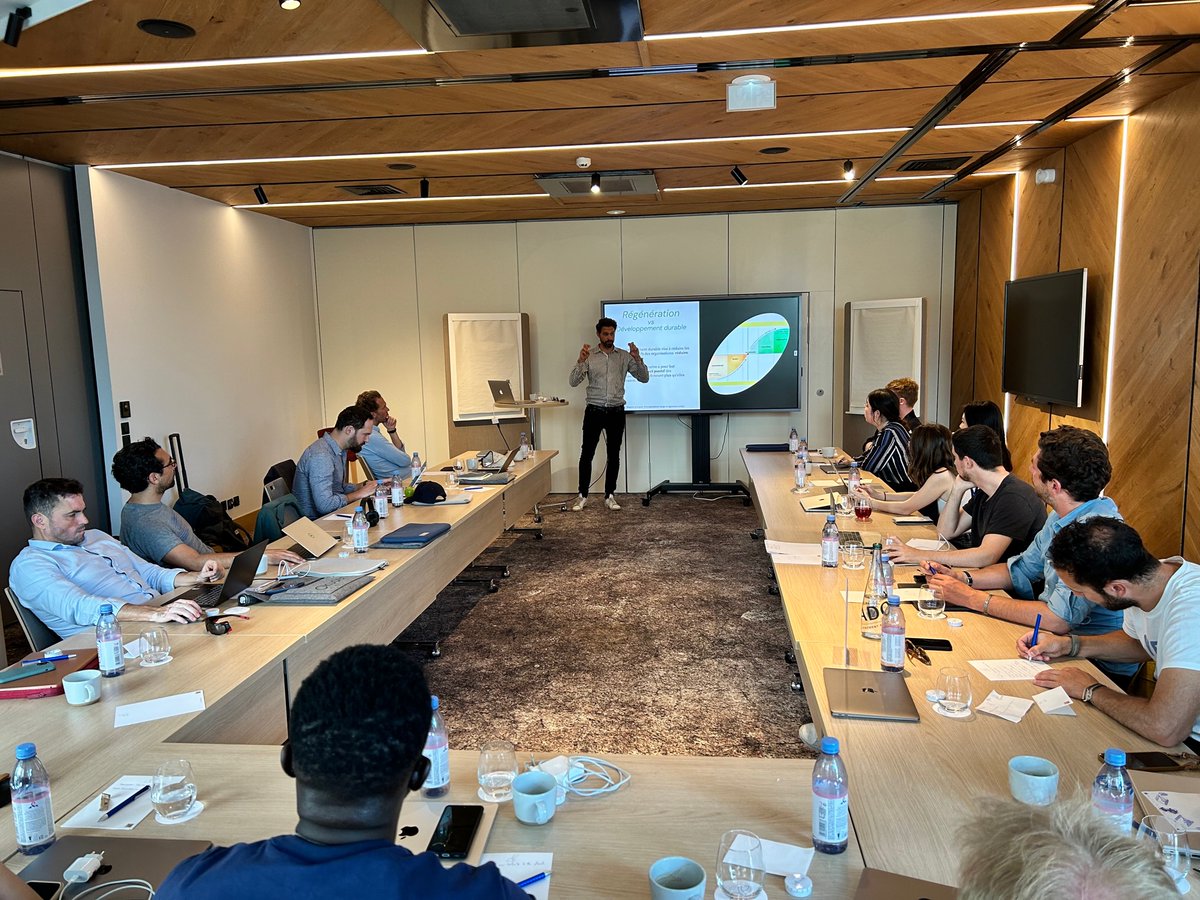 OkudenGrowth's tweet image. L'équipe Okuden en séminaire. Au programme des réflexions sur la RSE, du sport et des supers moments passés ensemble dans le magnifique cadre de la ville d'Annecy. 

#Annecy #TeamOkuden #séminaire