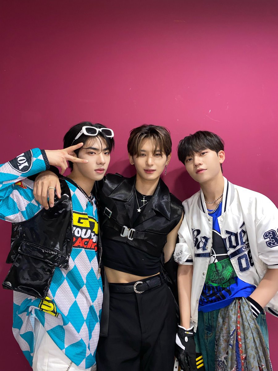 SeokheeFrance's tweet photo. POST 

Seokhee apparaît sur le post de #MINSEO !! (@MINSEOFRANCEFB)

Aux côtés de #JUNWON (@JUNWONFRANCE) ✨ 
_
#HASEOKHEE #FANTASYBOYS #소년판타지 #하석희 
©fantasyboys_ https://t.co/cuA0E0a5uM