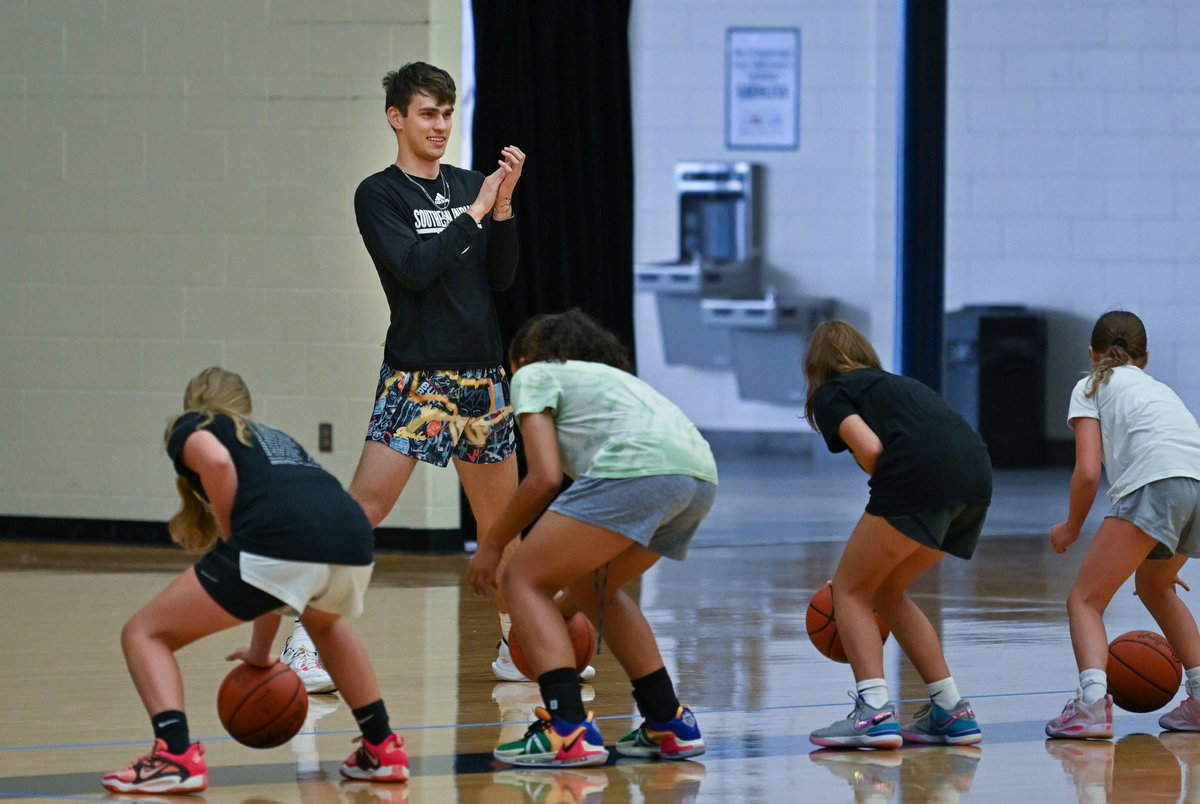 Gene Peters tweet media