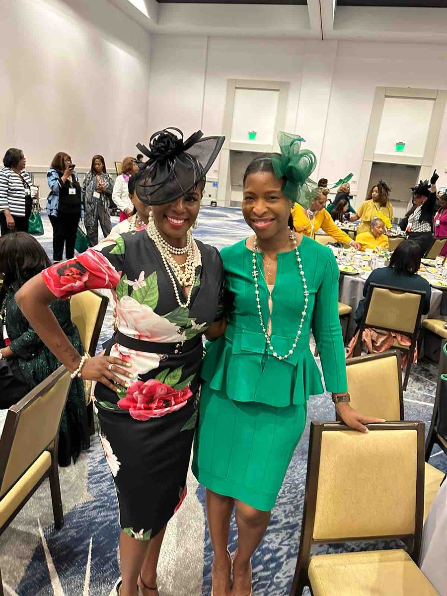 HACLinks's tweet photo. HAC Fashionistas in Fascinators for the WA Conference Civic Luncheon 💚🤍💚🤍 #civicluncheon #walinks #waconference #haclinksinc #harborarealinks https://t.co/pv0REgRRvR