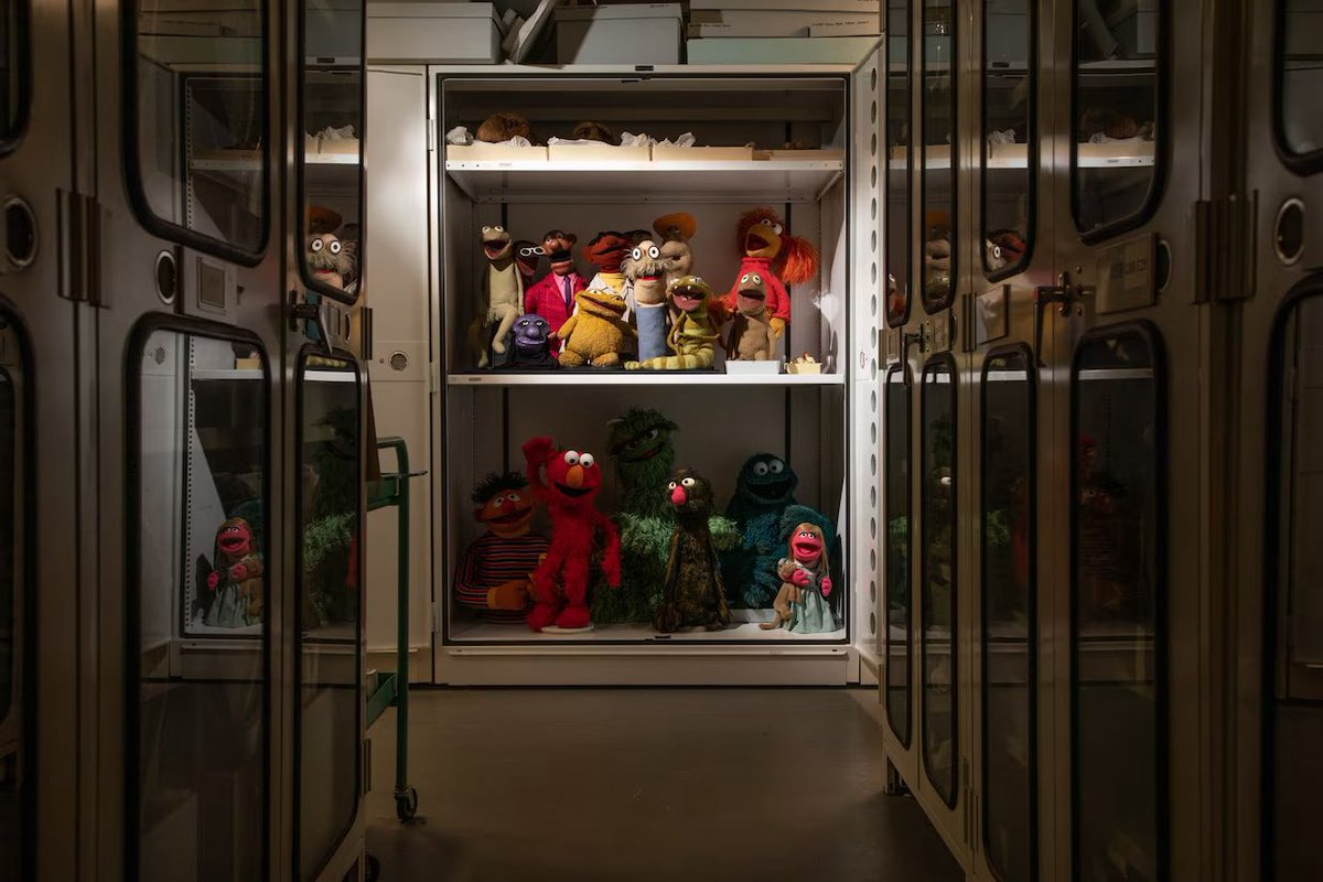 The secret Muppet storage cabinet at the Smithsonian. 

nationalgeographic.com/history/articl…