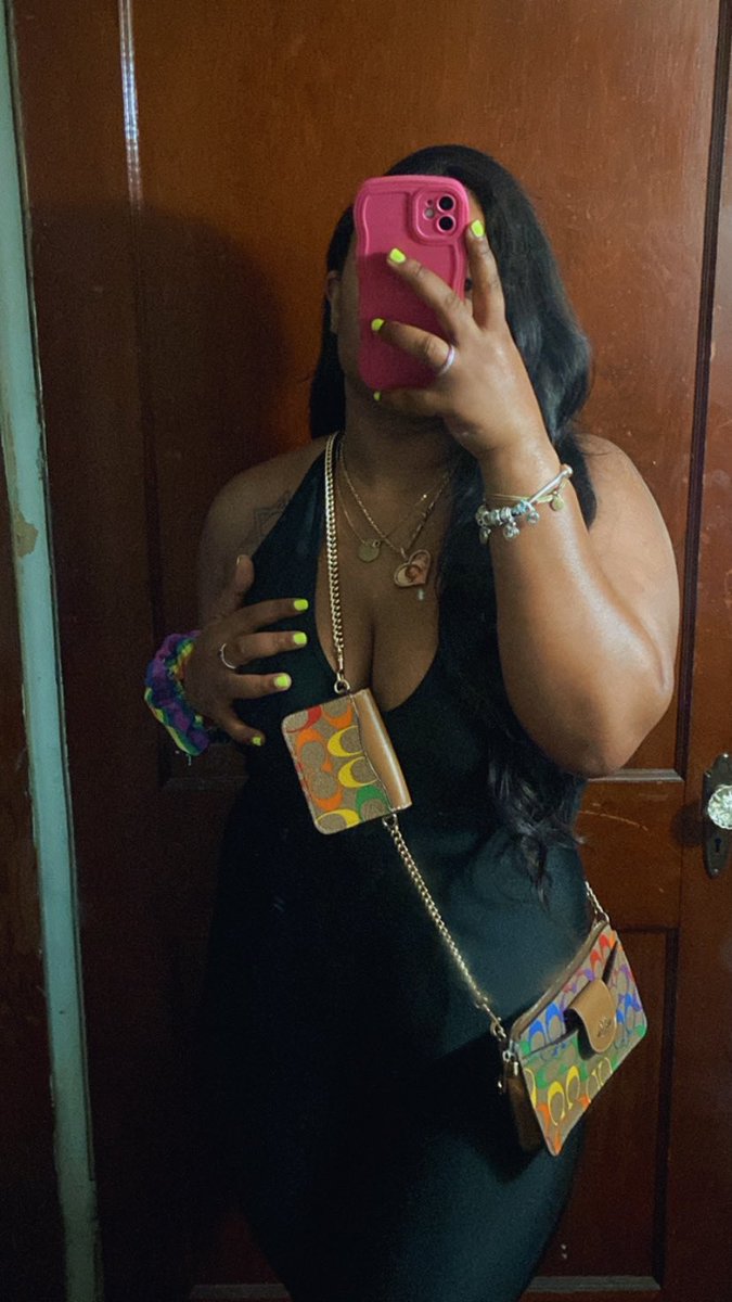 EveryBitOfRude's tweet photo. Looking good… smelling like Bond #Ninna 😜🌈 https://t.co/oEruWDpz1z