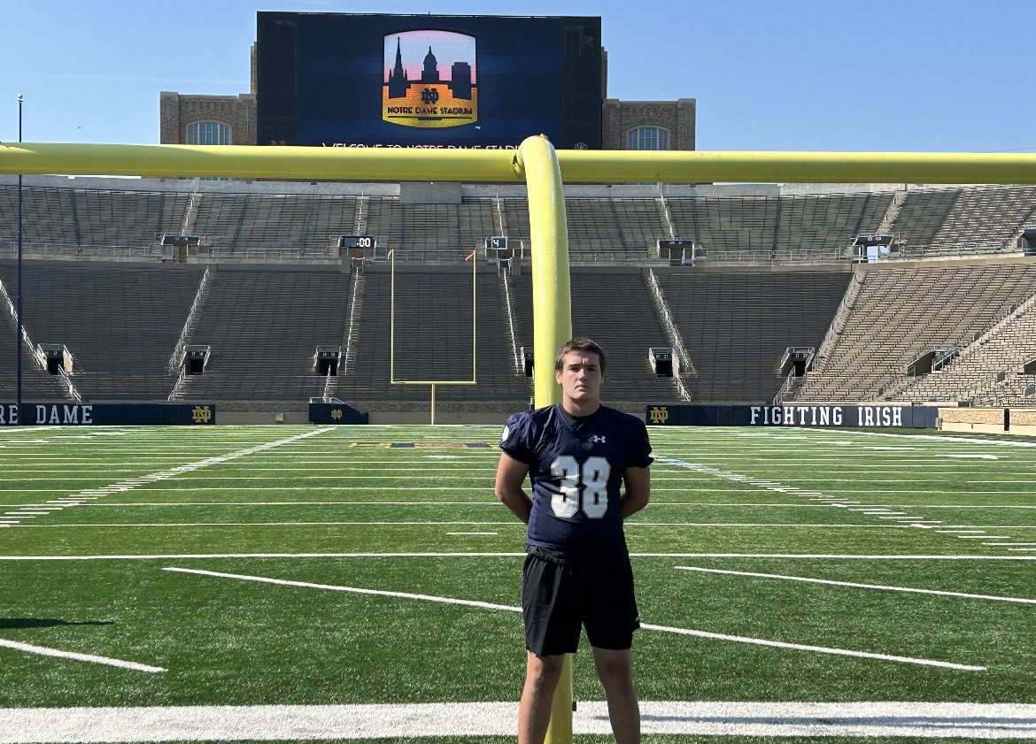 BateskyMyles's tweet photo. Kicked off summer with a great day in South Bend! 4/4 in 1v1 reps! @NDFootball @CoachJoeRudolph @ND_CalebDavis @CoachDShack @LHSWildcatsFB @DeepDishFB @Rivals_Clint @LemmingReport @OLMafia @EDGYTIM @CoachBigPete @hddngemscouting @ScoutingA1 @PrepRedzoneIL @OJW_Scouting https://t.co/qaurRRAWNJ