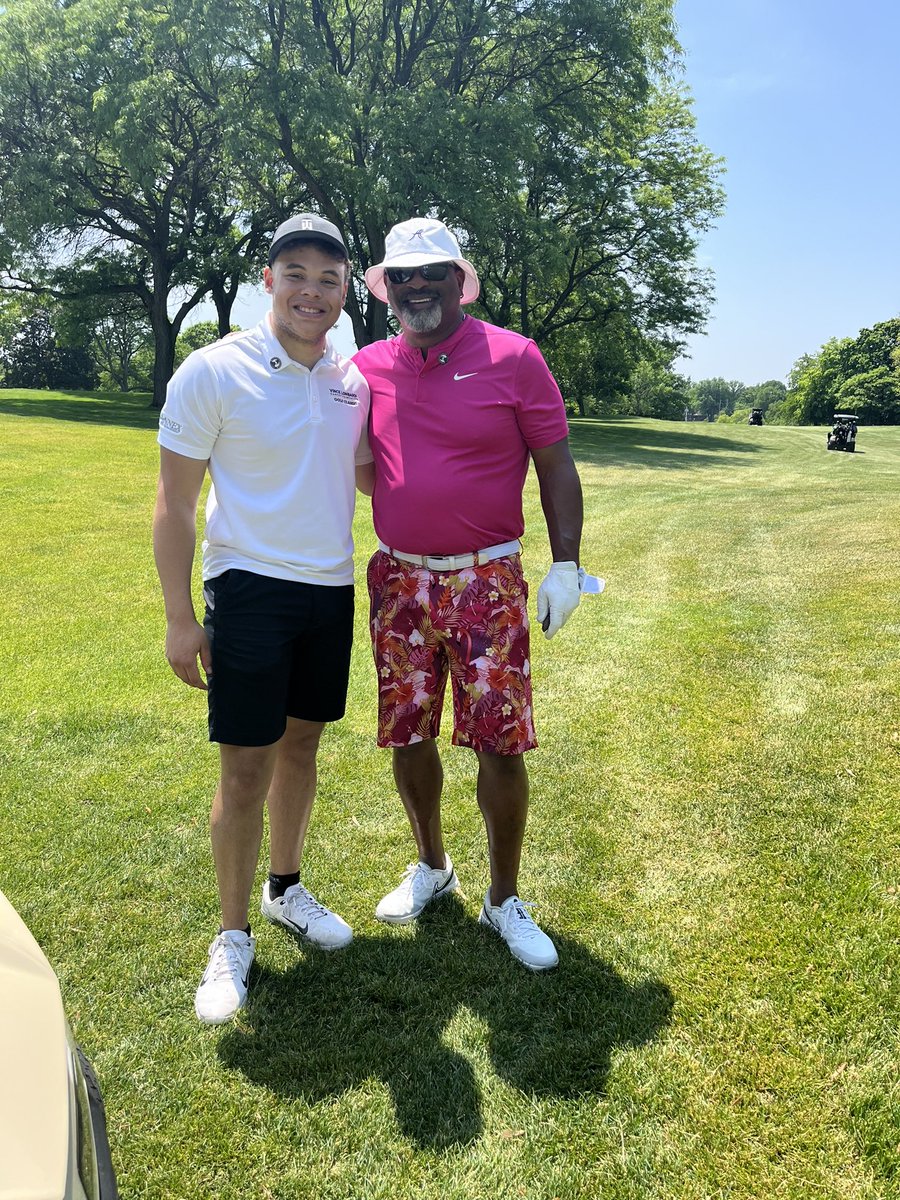 GaryEllerson's tweet photo. Made it to the @Lombardi_Fdn golf outing with @Brock_Ellerson https://t.co/HaN1pzsxaV