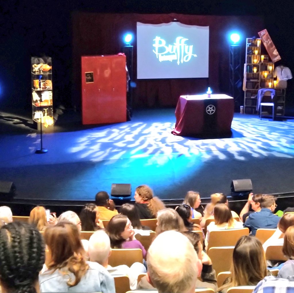 PuzzlerT's tweet photo. Just seen @BuffyReVamped 🧛♀️🧛
Highly recommended for Buffy fans!
#buffy #buffyverse #buffythevampireslayer #highstakes #scoobygang #buffyrevamped #ripjoyce https://t.co/036Bps8kqT
