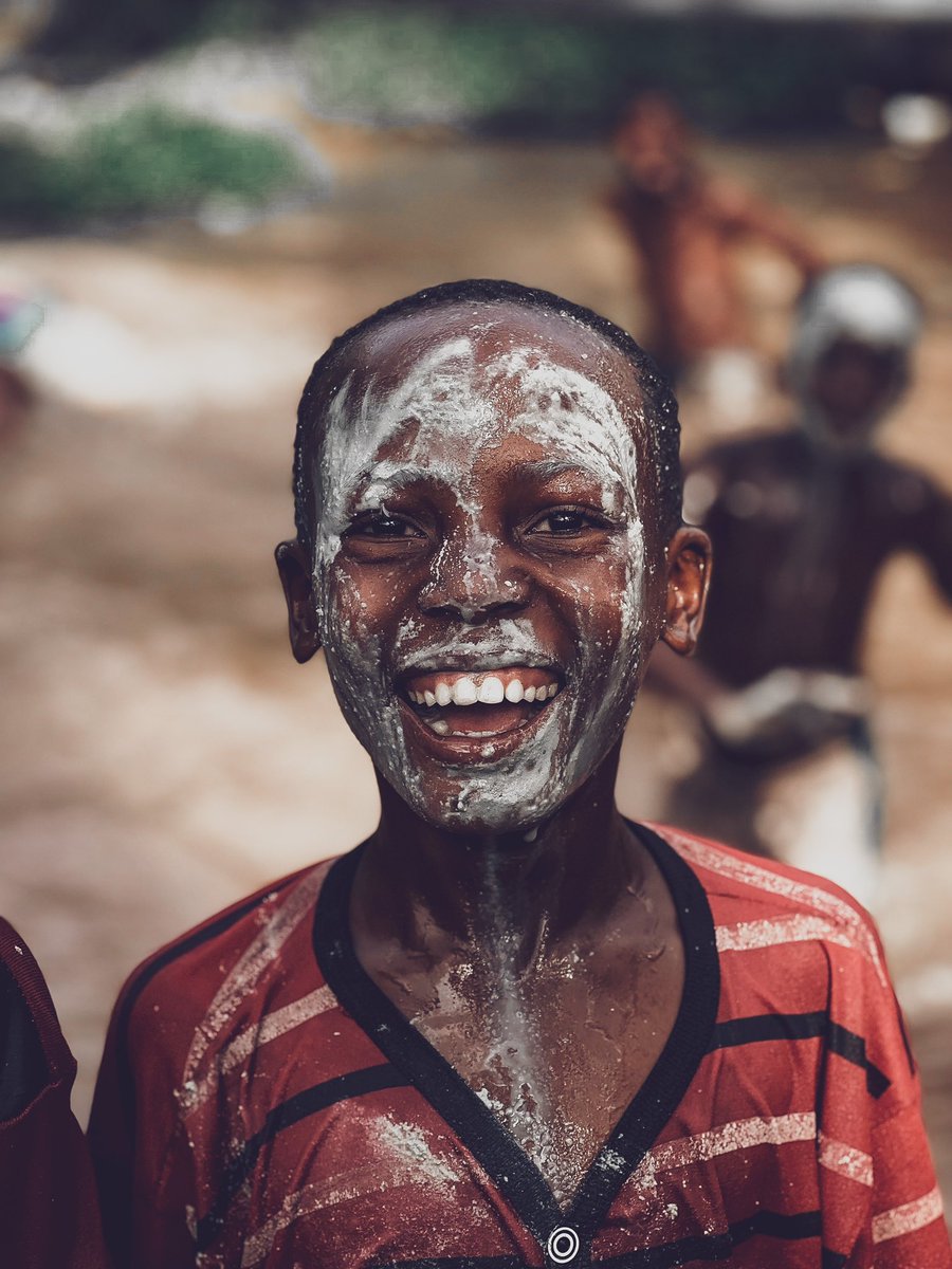 adisaolashile's tweet photo. Two pictures that I took with my phone last year … I hope this makes you smile too ❤️ https://t.co/iz0fhjEZqi