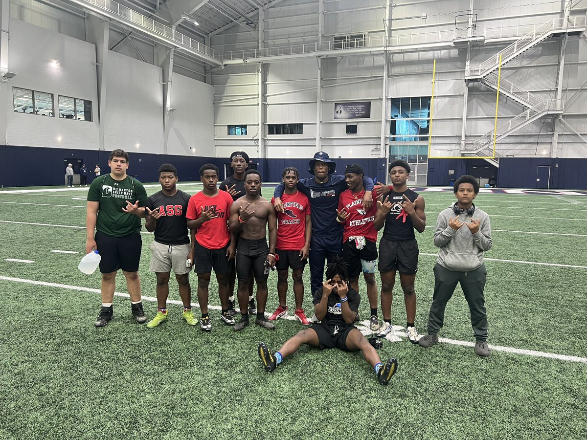 @UConnFootball camp was a success for the boys!!! NJ was in the building!! #ASG #SportzFarm #OTT #ShockTheWorld #STjoes #Bosco #SHP #Delby #Plainfield