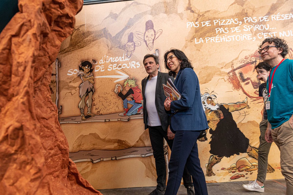 RimaAbdulMalak's tweet photo. Aujourd’hui à Amiens, On a marché sur la bulle! Depuis 27 ans, les Rendez-Vous de la BD sont un terrain de jeu infini pour les créateurs et un public qui a soif de découvertes. Un festival décliné à l’année pour faire vivre la lecture en Hauts-de-France. Un modèle (à suivre)! https://t.co/4UFpGzdhBs
