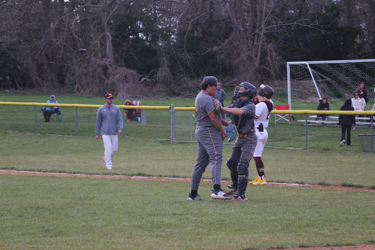 **** Chesmont American Division Honorable Mention ****

Luca Urdaneta RHP - Class of 2024

* 43.1 IP - 5th Most at UHS (since 2011)
* 45 Ks - 8th in Chesmont, 4th Most at UHS (since 2011)
* 2.59 ERA
* 1.48 WHIP
* 2 Wins