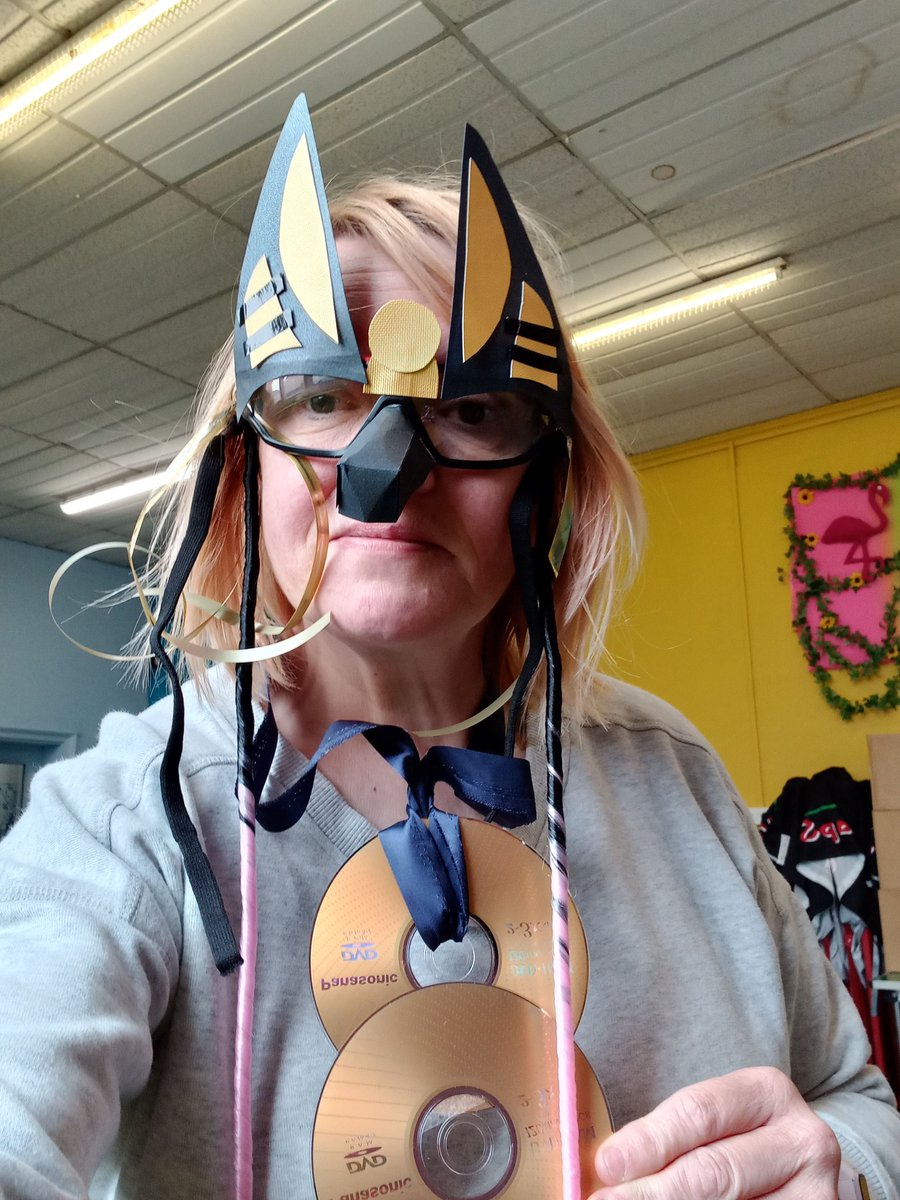 DoodleSew's tweet photo. Bit of a wonky goggle mask, got squashed in my bag, haha, anyway had a great day creating Egyptian makes at #HullFerens with #scrapstore #Hull 
Thanks to all that came #awesome creations i must say!! https://t.co/OzDcLzTHtI