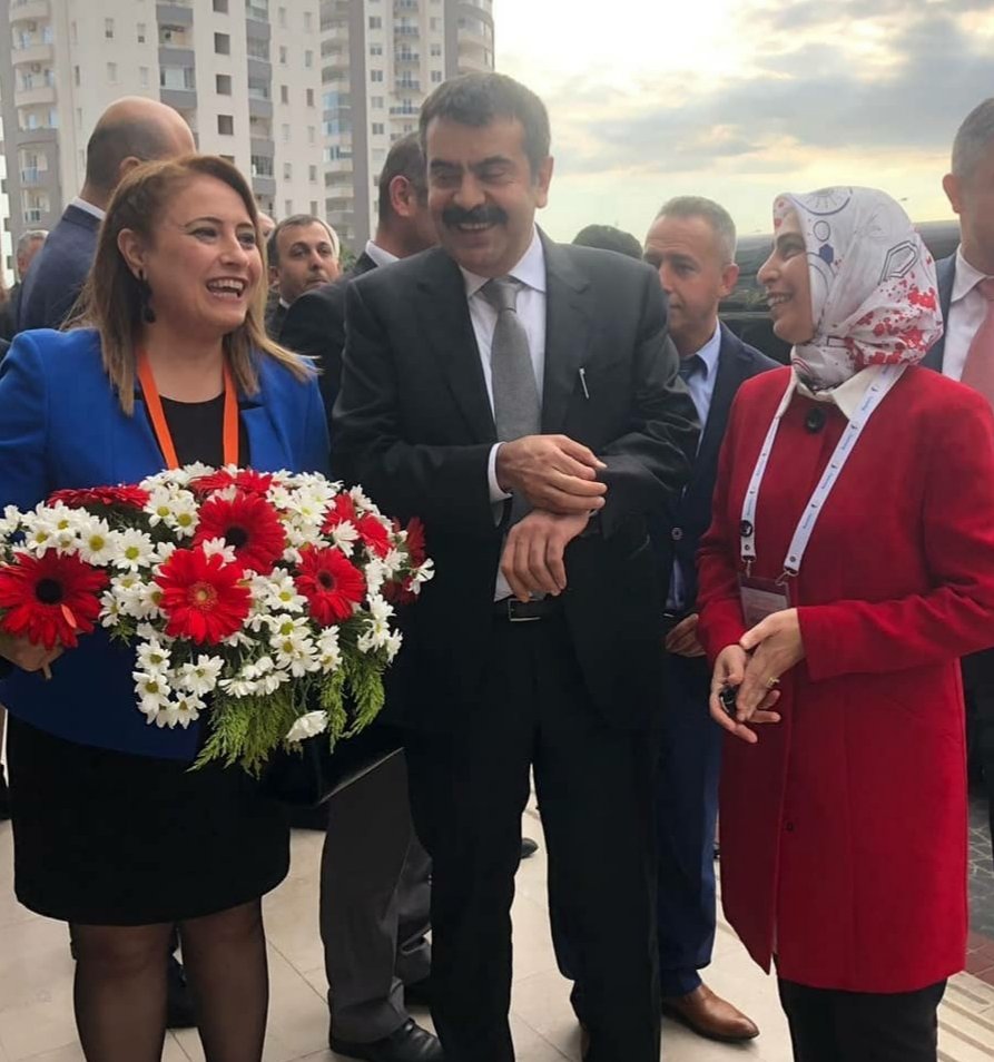 Neslihan Uçaroğlu (@neslihanucrgl) on Twitter photo Yeni Milli Eğitim Bakanımız Prof.Dr.Yusuf Tekin' in eğitim camiamıza hayırlı olmasını dilerim. <a href="/tcmeb/">Millî Eğitim Bakanlığı</a> <a href="/Yusuf__Tekin/">Yusuf Tekin</a> <a href="/MersinMEM/">Mersin İl Millî Eğitim Müdürlüğü</a> <a href="/AdemKoca46/">Adem Koca</a> Yeni Milli Eğitim Bakanımız Prof.Dr.Yusuf Tekin' in eğitim camiamıza hayırlı olmasını dilerim. <a href="/tcmeb/">Millî Eğitim Bakanlığı</a> <a href="/Yusuf__Tekin/">Yusuf Tekin</a> <a href="/MersinMEM/">Mersin İl Millî Eğitim Müdürlüğü</a> <a href="/AdemKoca46/">Adem Koca</a>