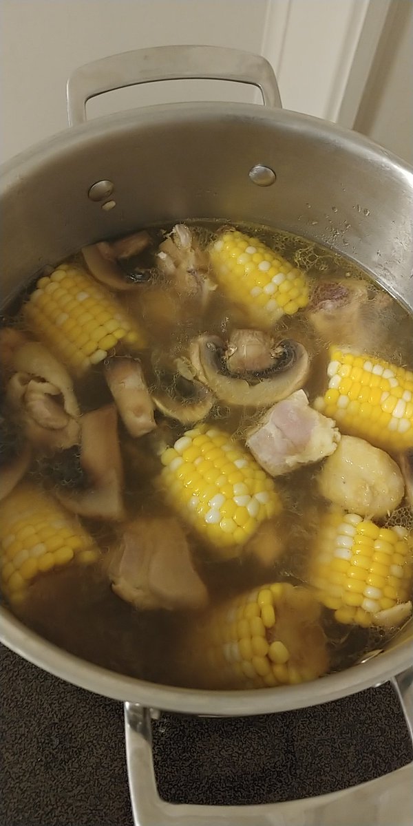 GoodShibu's tweet photo. #Delicious #chickensoup for the soul made using a little bit of #fermentedsoybeans chopped #wintermelon #mushroom #kohlrabi #corn #ginger #greenonions 🤗
And 🐔😁 https://t.co/heE54AZu8S