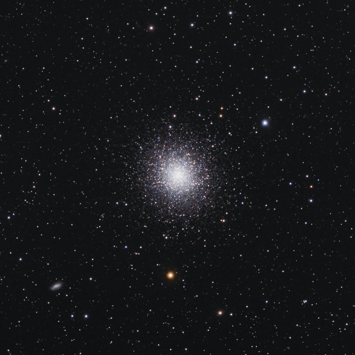 Here's M13 from the Bootleg Astronomy 2023 Spring Star Party. A fun night under the stars for sure! Image details on Telescopius or Astrobin. Thanks for looking and Clear Skies!
TS APO 90/600
EQ6-R Pro
ZWO 533MC Pro
Baader M&S LP 48 x 120s

 #astrophotography #astronomy #space