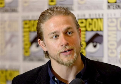 RT @akkoakko2: Charlie Hunnam https://t.co/KaA81lu7dg