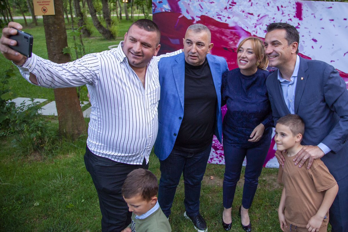 Faleminderit Petrela ♥️ Faleminderit super ekipit - super energji dhe super fitore!

Faleminderit secilit banor të Petrelës për besimin. Do t’jua shpërblejmë vetëm me shërbim. 🙏