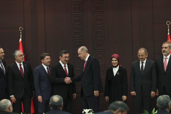 Akferhatpasagnl's tweet photo. İşte Türkiye Yüzyılı Kabinesi..

#TürkiyeYüzyılıBaşladı

Yeni #kabine hayırlı olsun🇹🇷 https://t.co/O2KrdYr8KU