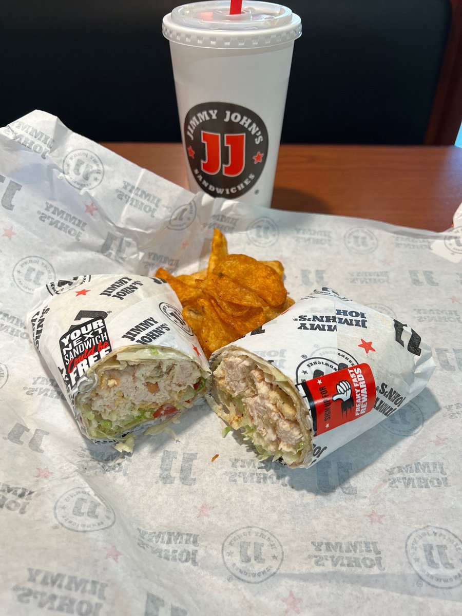 The #ChickenCaesarWraps are back (but not @TonyBolognavich 😞) - HAIL CAESAR 🐔 ! #jimmyjohns #bradgarrett (at @JimmyJohns in Las Vegas, NV) swarmapp.com/c/jF2L7jAOZ6S