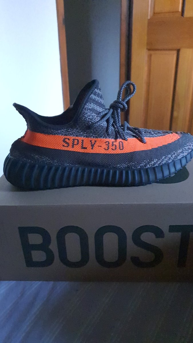 xXMeatWeaselXx's tweet photo. #adidasconfirmed Arrived today, love the new take on this Classic #YZY 350 V2 https://t.co/SvceUQEZrn