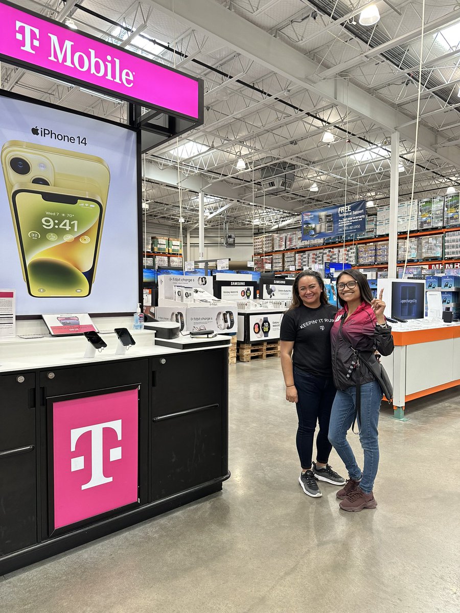 <a href="/stupefyingKATE/">Katrina Mendoza</a> stopping by 1C88. 🤝💗 Getting some of that TMO Costco experience for the  #1 spot. 🏆🥇#allin #tmobile #diversity <a href="/Costco/">Costco</a> <a href="/TMobile/">T-Mobile</a>