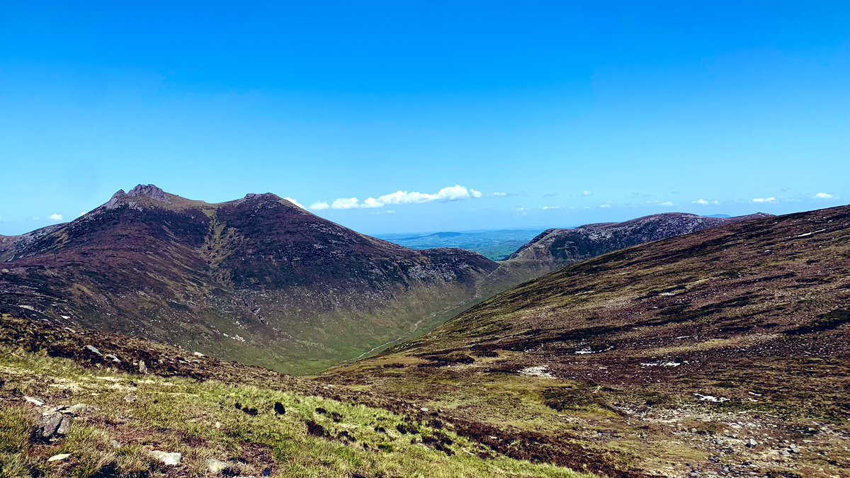 Ticketybooo's tweet photo. Great day hiking in the #mournemountains #codown #lamagan #cove @Mournelive @MourneDaily @EnjoyTheMournes @deric_tv @WeatherAisling @WeatherCee #hikingadventures #summer #hikinghens https://t.co/BabNuQmI6P