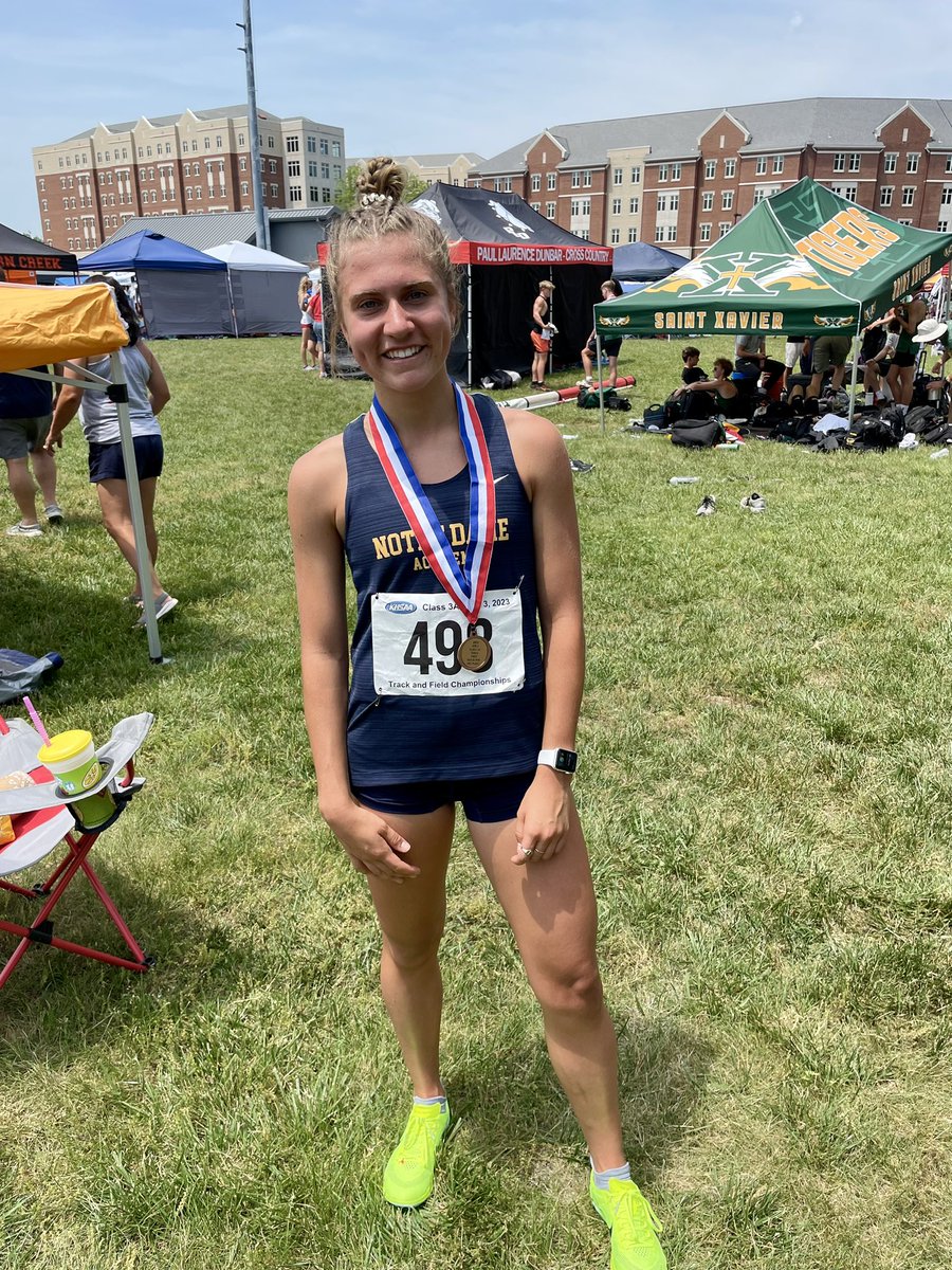 🚨NEW SCHOOL RECORD🚨
Senior, Ellie Greenwell, has shattered the 800m school record, last set 18 years ago, at the KHSAA 3A state track meet today with a time of 2:11.92!!! 😮‍💨 What a way to end your season Ellie!!!