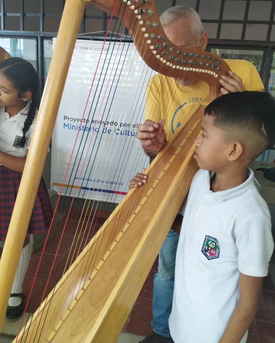 SEMILLASDETRAD1's tweet photo. Proyecto sembrando música para la paz, proyecto concertado con el @mincultura , buen día mis apreciados @CholoValderrama @AUDAVIALL @Abdul_Farfan @AlegreBengali @felix79512 @_InesMariaS @duniasoad @InsCulturaMeta @LuisPino81 @madelpiro @parrandeador @parragagraciela https://t.co/suXBYNHHdd