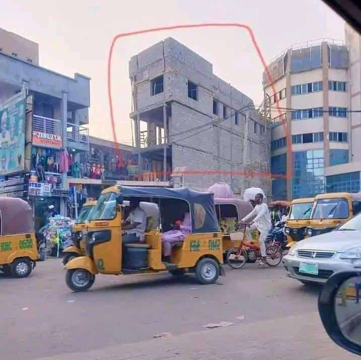 Yanzu in banda dakikanci da rashin tunani irin naku, ire iren wadannan gine ginen har sai an ce muku a rushe?