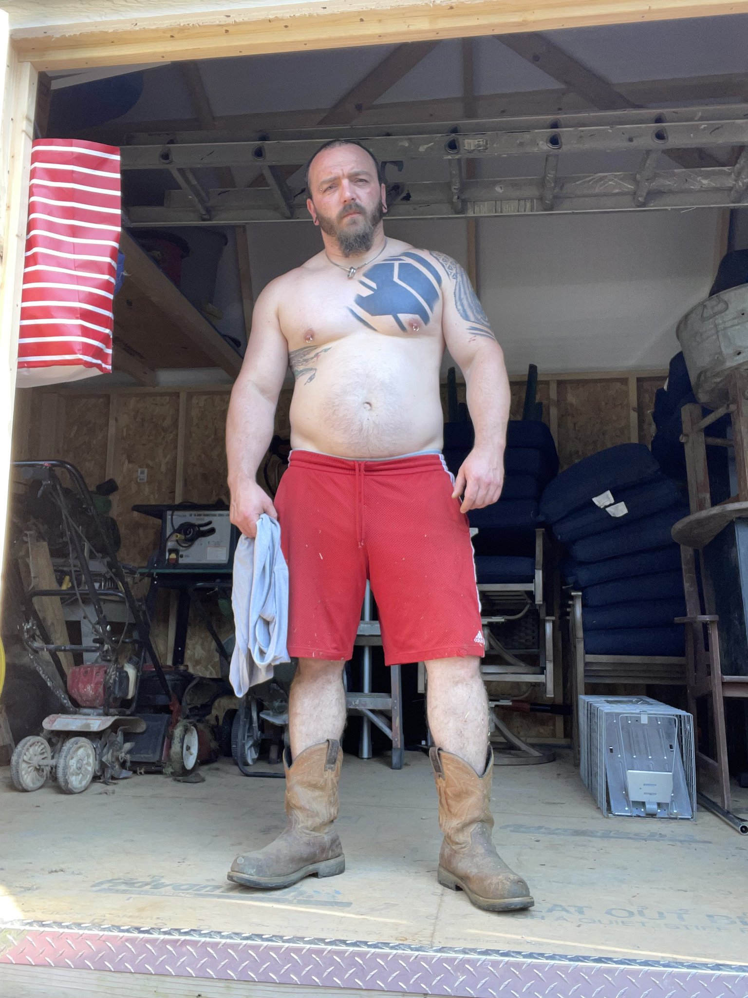 Chris on Twitter: "Who’s gonna come clean daddy up? https://t.co