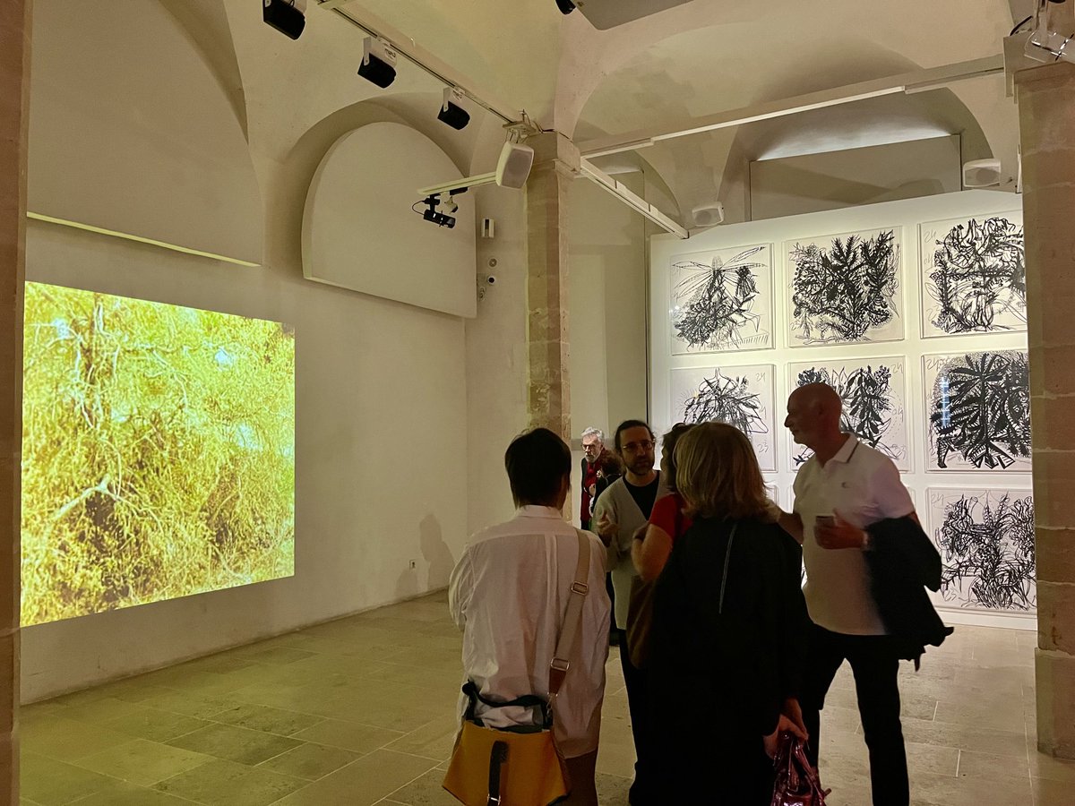 mahjparis's tweet photo. #NuitBlanche
Joseph Dadoune. Le Cri des fleurs

Jusqu’à minuit, #JosephDadoune présente ses tous derniers travaux, peintures et dessins.
Il a choisi de les accompagner de la projection de son film emblématique, « Sion », tourné en 2006 au ⁦@MuseeLouvre⁩ avec #RonitElkabetz. https://t.co/4pggDUxzsO