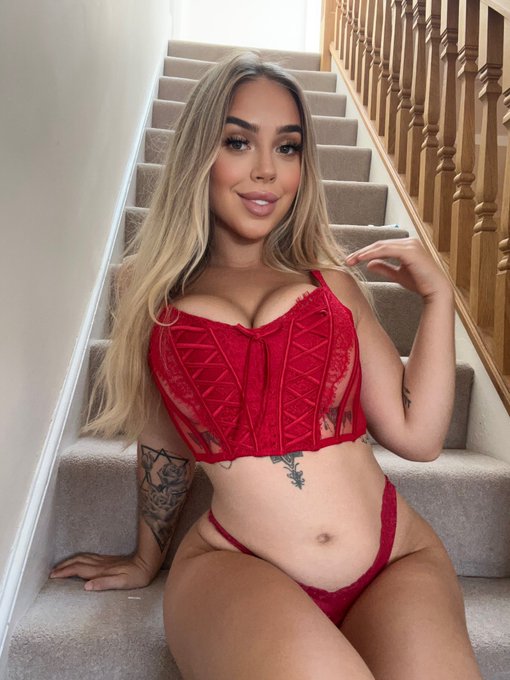 Hurry home daddy 😏  https://t.co/hX9tfwLvBI https://t.co/N4uZblsQtP<a href="/tag/booty"class="tags"><span>#booty</span></a><a href="/tag/linkinbio"class="tags"><span>#linkinbio</span></a><a href="/tag/onlyfans"class="tags"><span>#onlyfans</span></a>