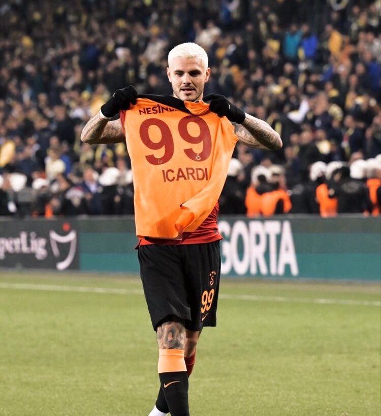 PaTRon_uA1905's tweet photo. Ayva çiçek açmış yaz mı gelecek, fener Samiyen’e nasıl gelecek 🏆

#BugünGünlerdenGALATASARAY #GSvFB https://t.co/u5zkx4BS2M
