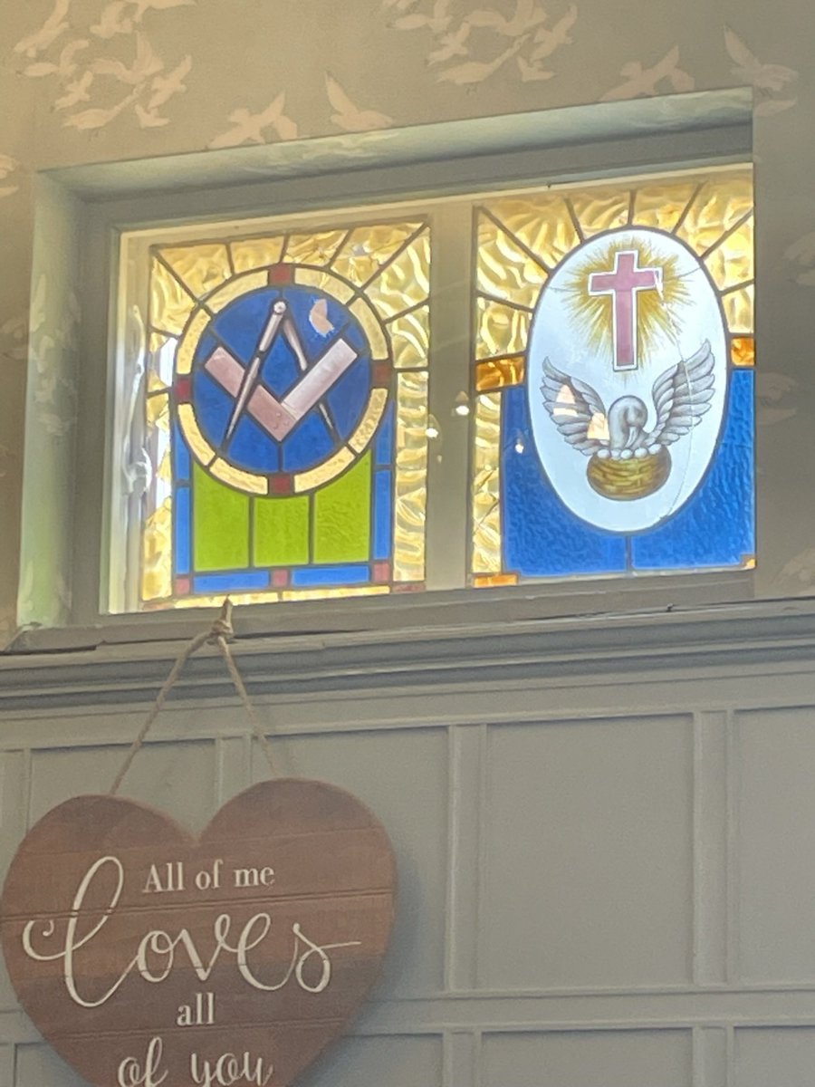 Hunstanton pub for lunch, and spied these lovely stained glass windows. #freemasonry