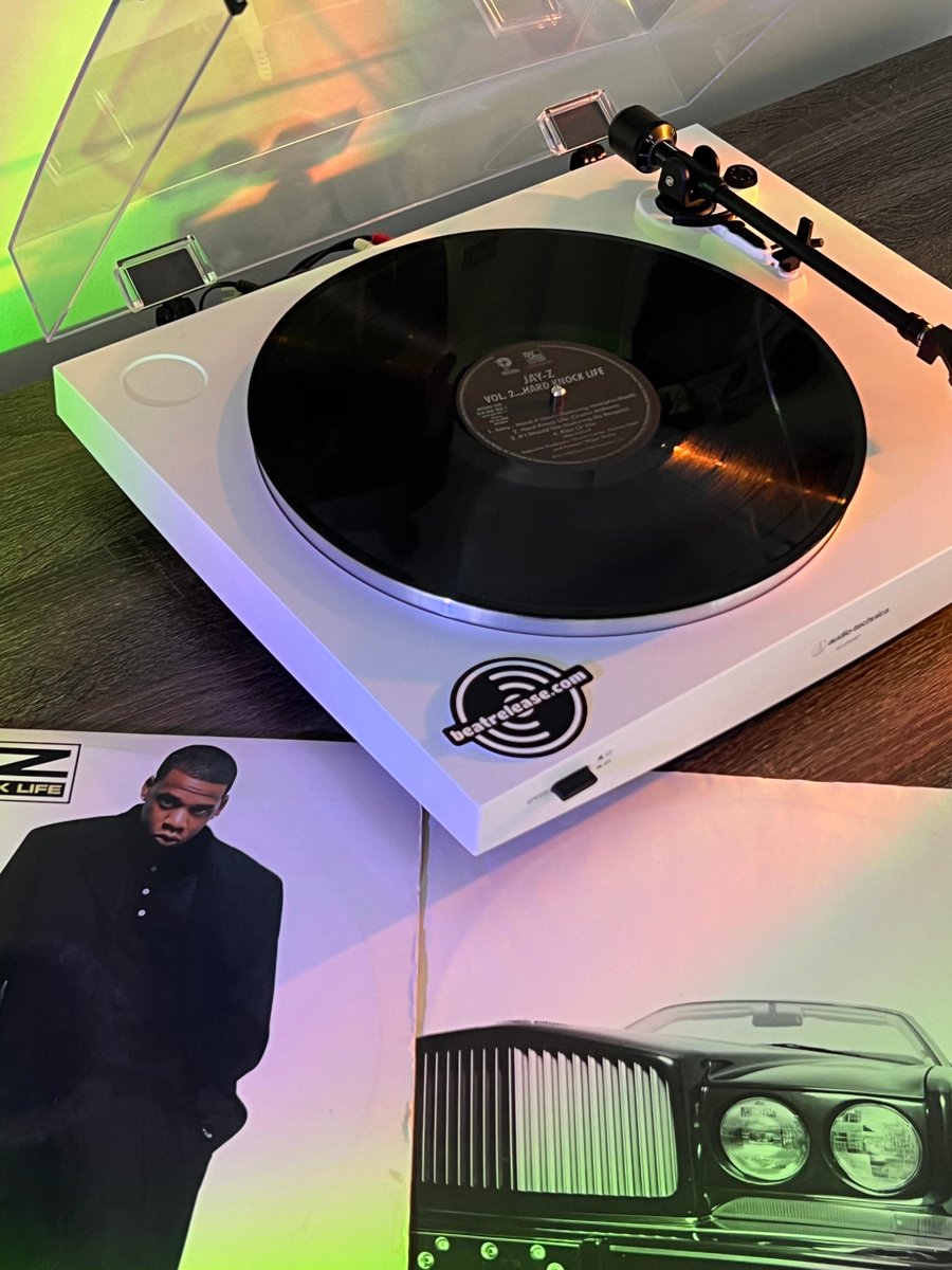 beat_release's tweet photo. On this day in 2019, Forbes declared Jay-Z a billionaire, making him the first rapper to hit that mark πΏπ₯
#jayz #vinyl #vinylscollection #vinylrecord #vinylseeker #vinylsound #vinylvariants #vinylrecordcollection #vinylcollector #vinylcare #vinylstorage #record #records https://t.co/UJeO9HUFpO