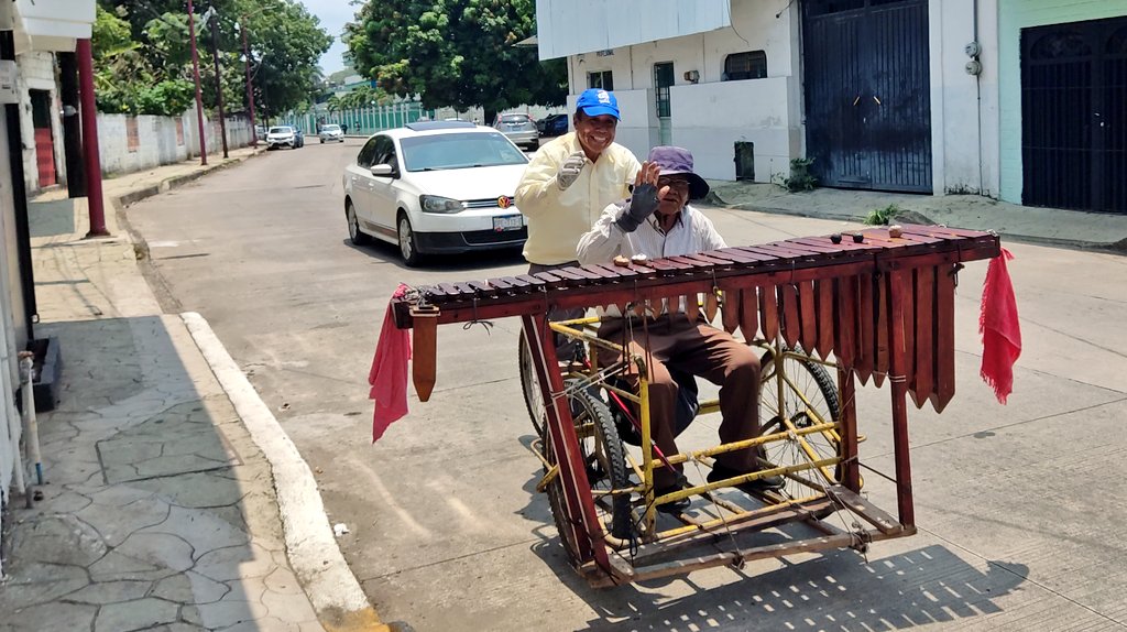 Adan_Velez's tweet photo. Nos hace falta ya la armonización de la Ley General de Movilidad y Seguridad Vial en nuestro estado. Recordemos que la movilidad segura es un derecho constitucional de todos.  @congresoChis @RutilioEscandon https://t.co/Nw8wi1GV9X