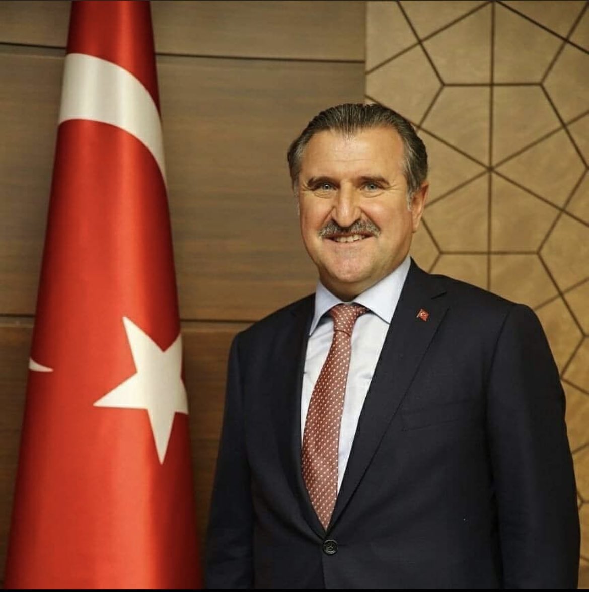 Hayırlı olsun Bakanım.                         Allah mahçup etmesin