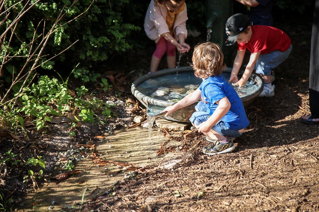 Encore une très belle édition de la Nuit Blanche des Enfants et des tout-petits à la <a href="/mairie18paris/">Mairie 18 Paris</a> ! Plus de 900 personnes, enfants comme adultes, ont profité des installations proposées sous la direction artistique de <a href="/ojan_fr/">ojan</a>