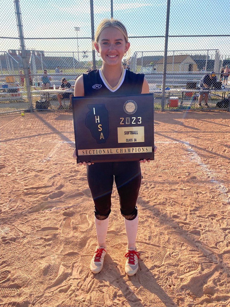 SECTIONAL CHAMPS!! On to the Super Sectionals. @Syco_Softball @IowaPremierFP @ExtraInningSB @LegacyLegendsS1 @softball_dugout @TopPreps #elite8 #standtall🦒