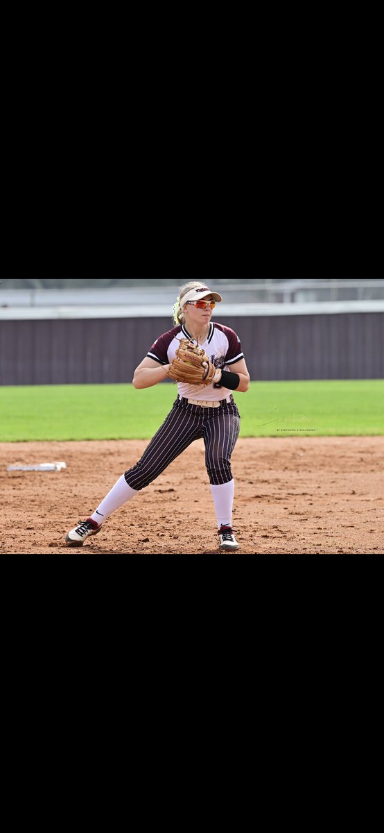 Congrats to Lady Dog 🥎 senior, Abby Drabek on her selection as Defensive Co-MVP in District 29-2A.  #flatoniaproud