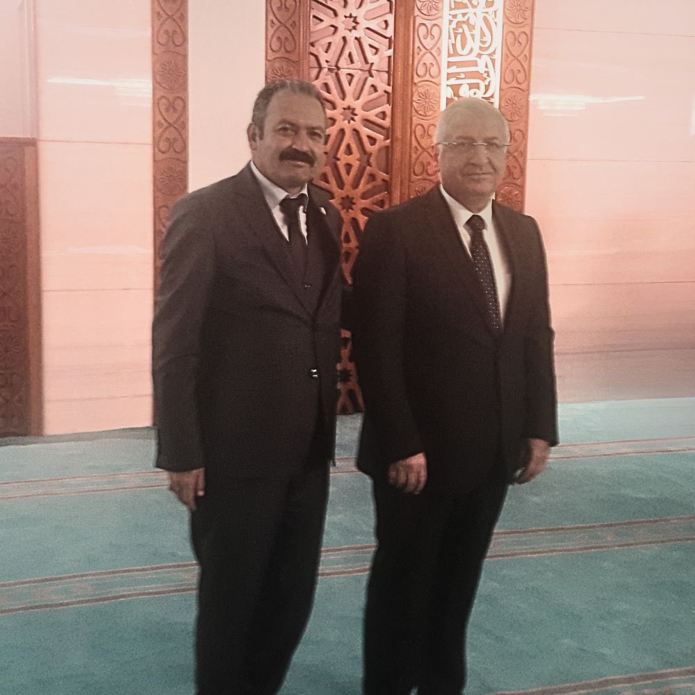 alitilkici38's tweet photo. Yeni Cumhurbaşkanlığı Kabinesinin milletimize hayırlı hizmetler getirmesini temenni ediyor başarılar diliyorum.
Cumhurbaşkanlığı Kabinesinde Milli Savunma Bakanı olan Sayın Yaşar Güler ve İçişleri Bakanı olan Sayın Ali Yerlikaya bakanlarımıza hayırlı görevler diliyorum . https://t.co/FAWFOLS71E
