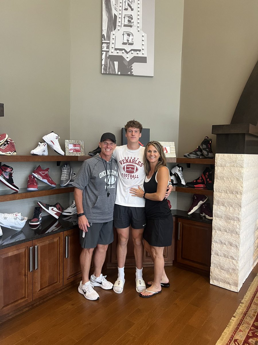 After a great camp and conversation with coach <a href="/CoachVenables/">Brent Venables</a>, I am blessed to receive my first offer from the University of Oklahoma! <a href="/OU_Football/">Oklahoma Football</a> @JOE_JON_FINLEY <a href="/Coach_Leb/">Jeff Lebby</a> <a href="/ENHS_Football/">Elkhorn North Football</a> <a href="/jones_yano/">Football Mentoring Project</a> <a href="/NilesP_/">Niles Paul</a> <a href="/BraydenLoftin1/">Brayden Loftin</a> <a href="/Warren_Academy/">Warren Academy</a> #BoomerSooner