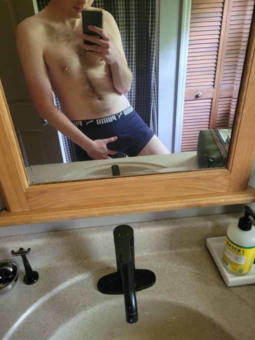 Bulge for days 😈 https://t.co/3jI0kOxztm<a href="/tag/bulge"class="tags"><span>#bulge</span></a><a href="/tag/pupplay"class="tags"><span>#pupplay</span></a>